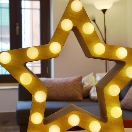 Apartamento San Jacinto Sevilla Dış mekan fotoğraf